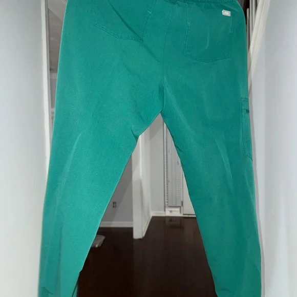 High Waisted Zamora Jogger Scrub Pants,Hunter green , size S - Picture 2 of 8